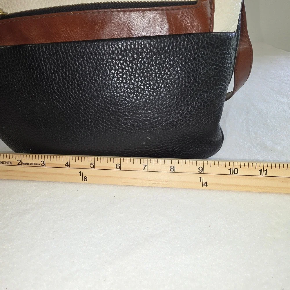 Fossil classic front crossbody